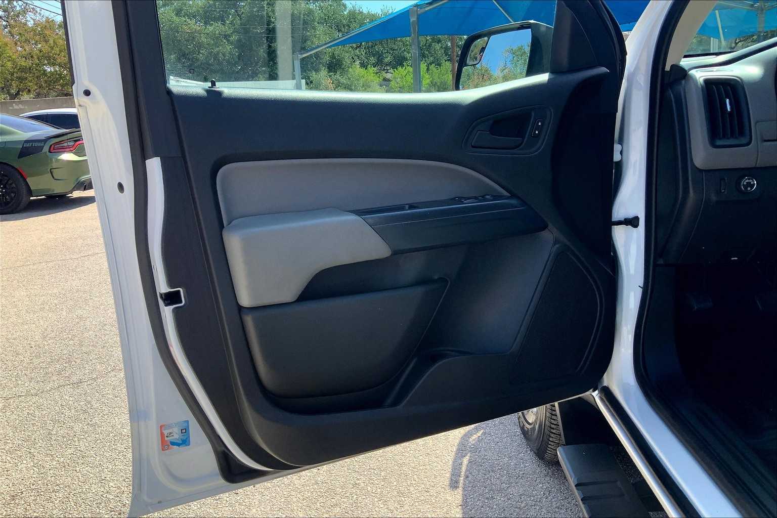 2015 Chevrolet Colorado Base photo 21
