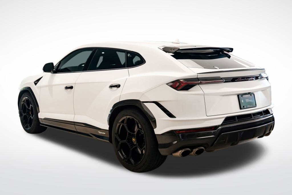 2023 Lamborghini Urus Performante photo 3