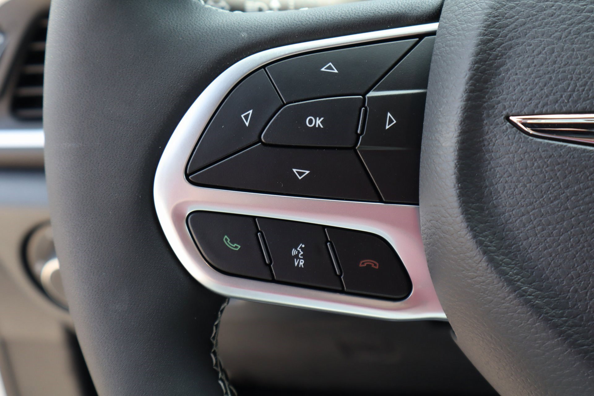 2025 Chrysler Voyager LX photo 16