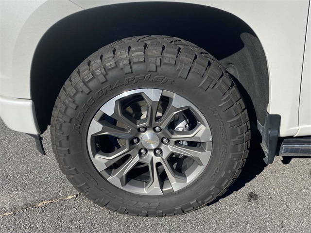 2023 Chevrolet Silverado 1500 High Country photo 12
