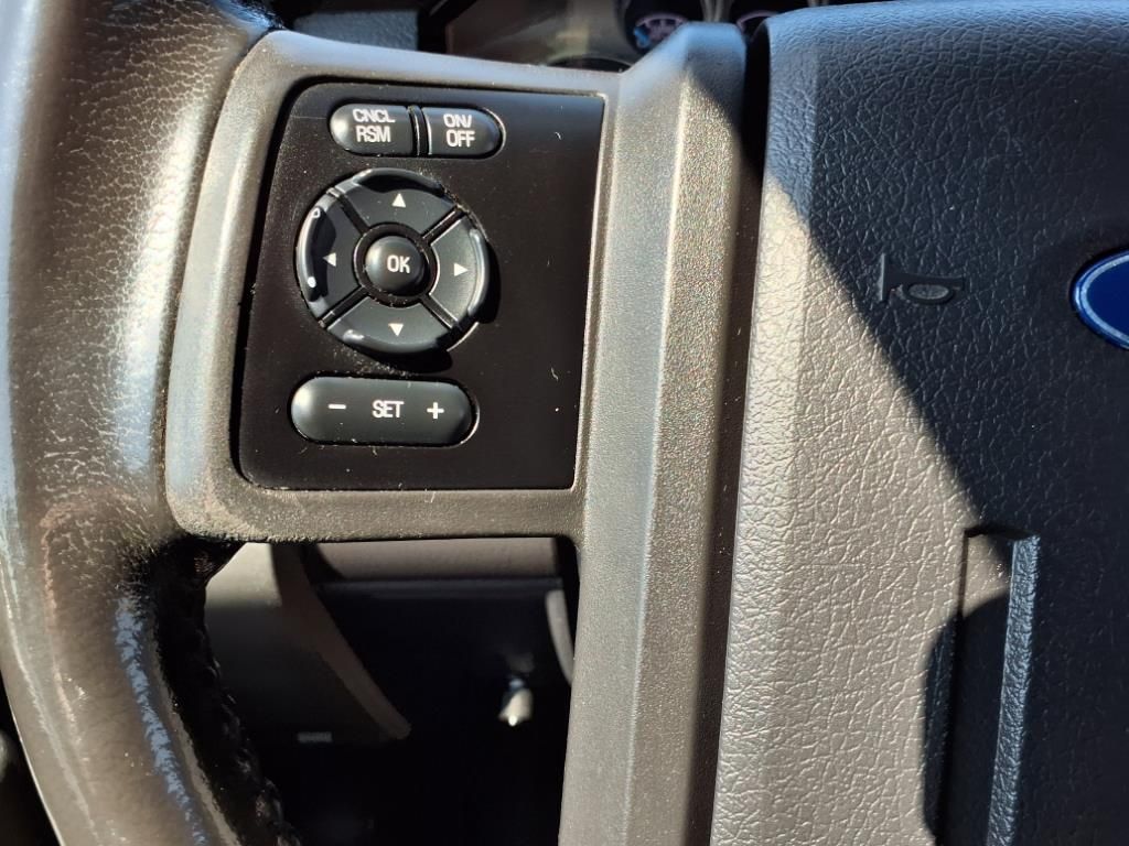 2011 Ford F-250 Lariat photo 17
