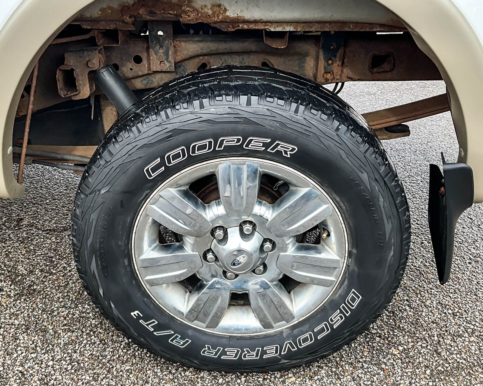 2010 Ford F-150 Lariat photo 22