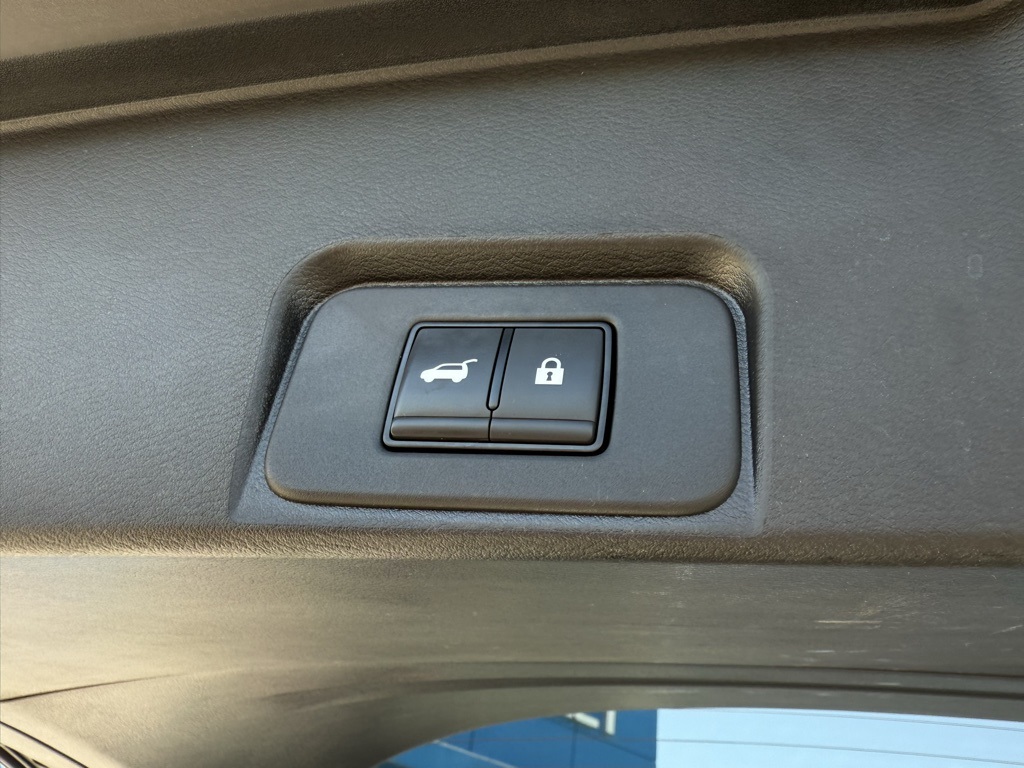 2024 Nissan Rogue SV photo 10