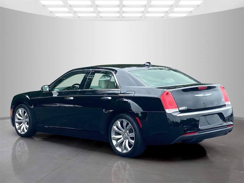 2019 Chrysler 300 Limited photo 3