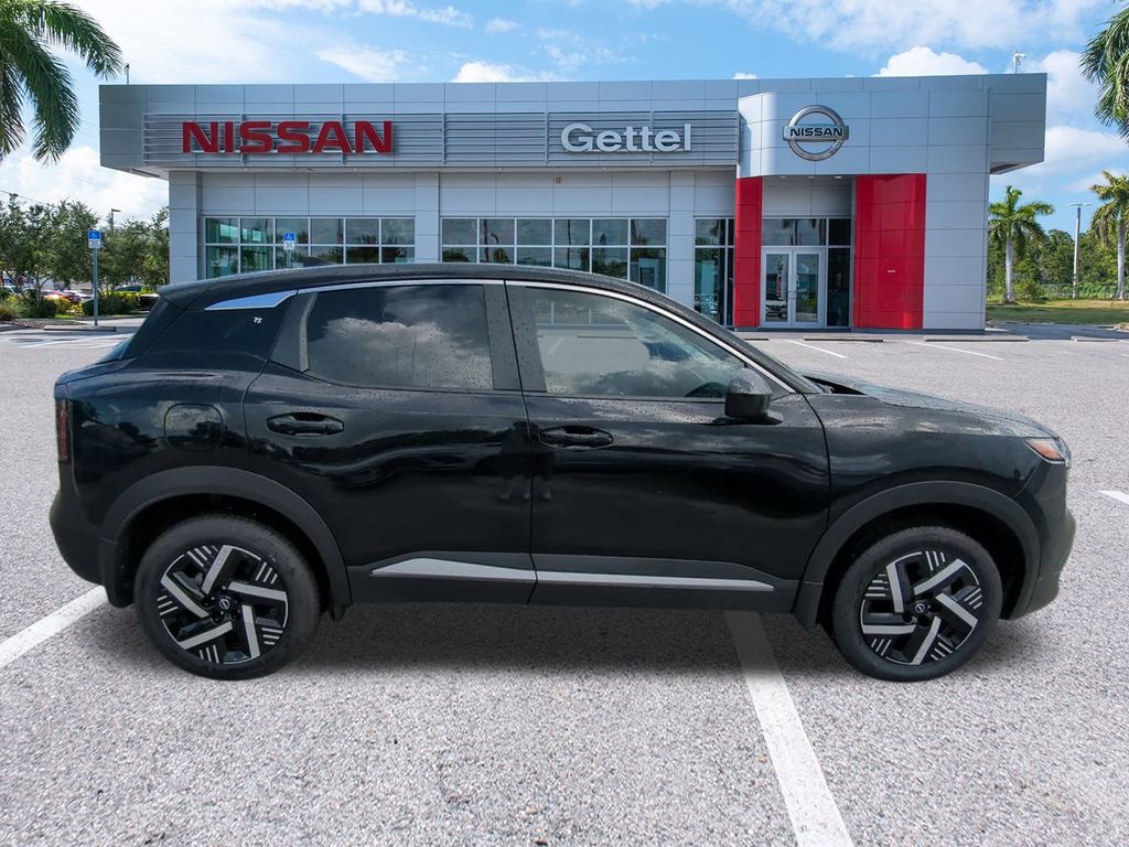 2025 Nissan Kicks SV photo 3