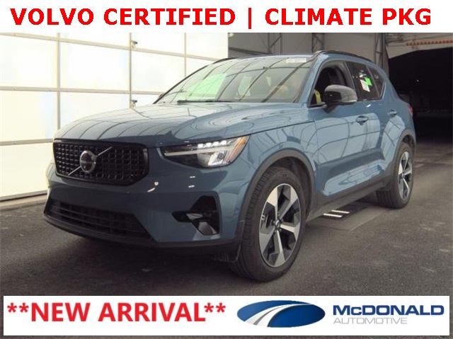 2025 Volvo XC40 Plus's photo