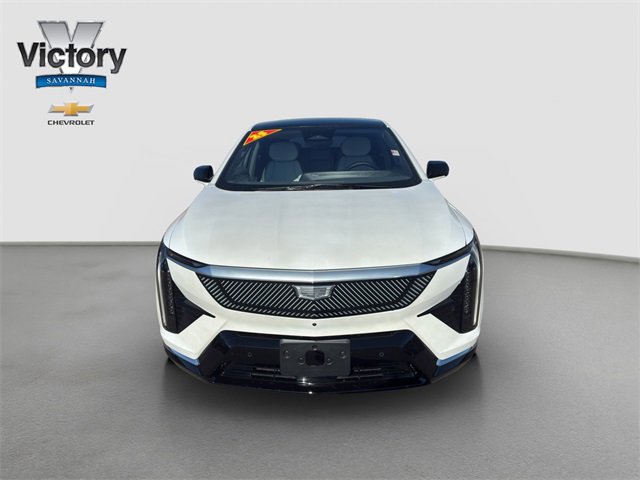 2025 Cadillac Optiq Luxury photo 2