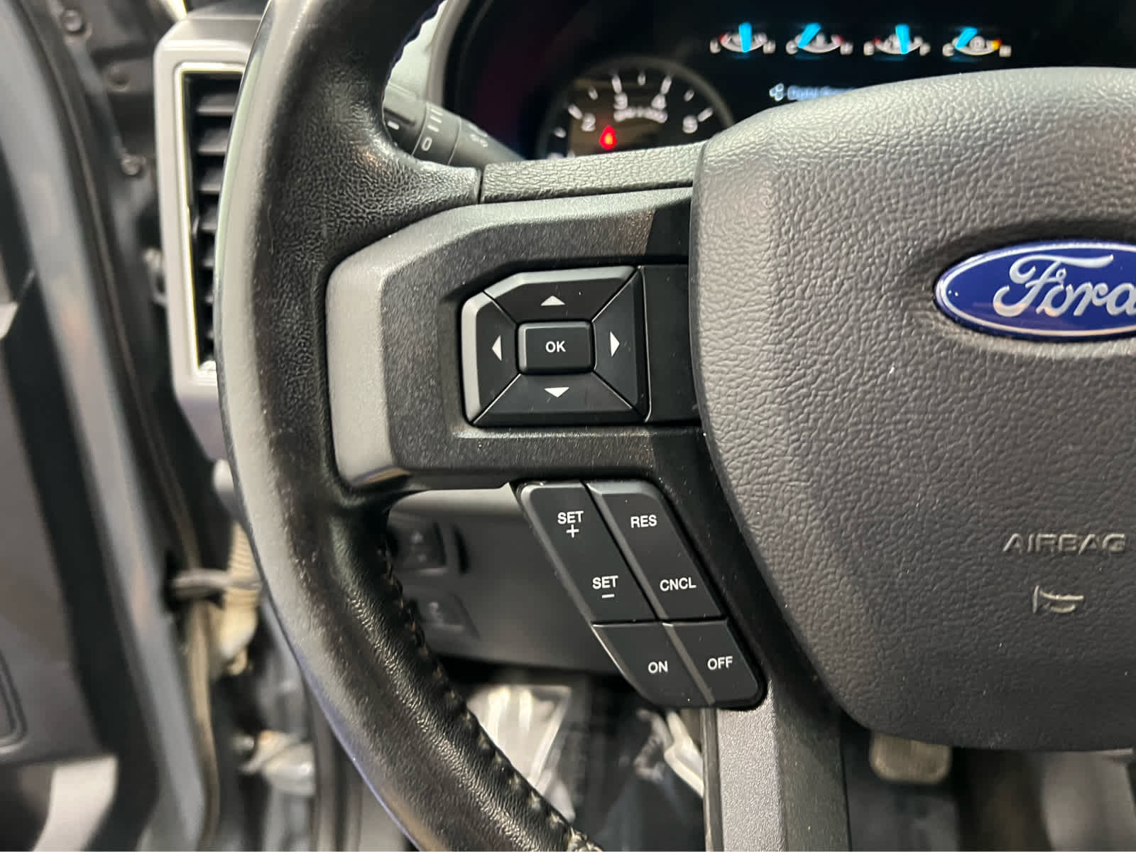 2020 Ford F-150 XLT photo 18