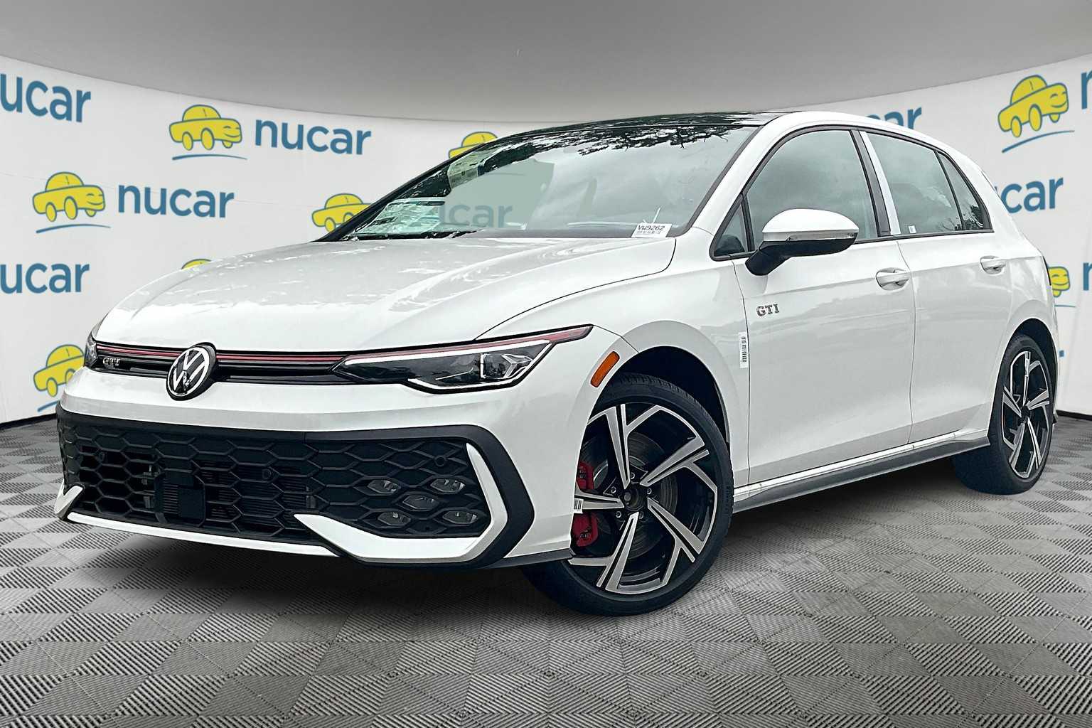2025 Volkswagen Golf GTI SE photo 3