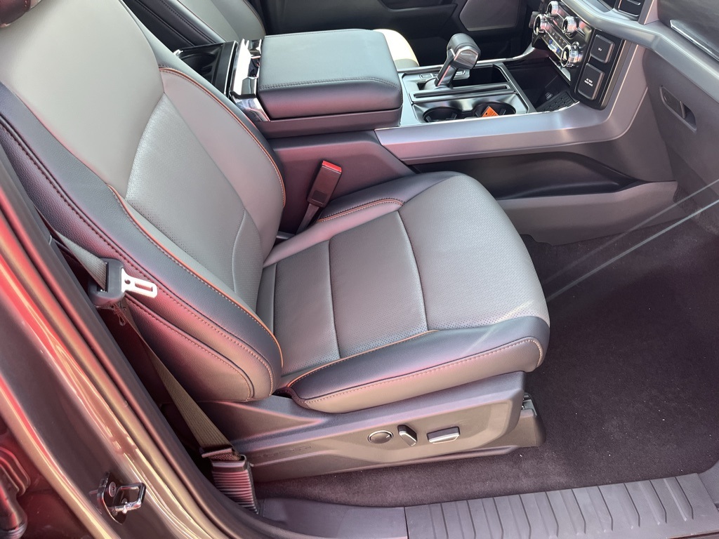 2025 Ford F-150 Lariat photo 14
