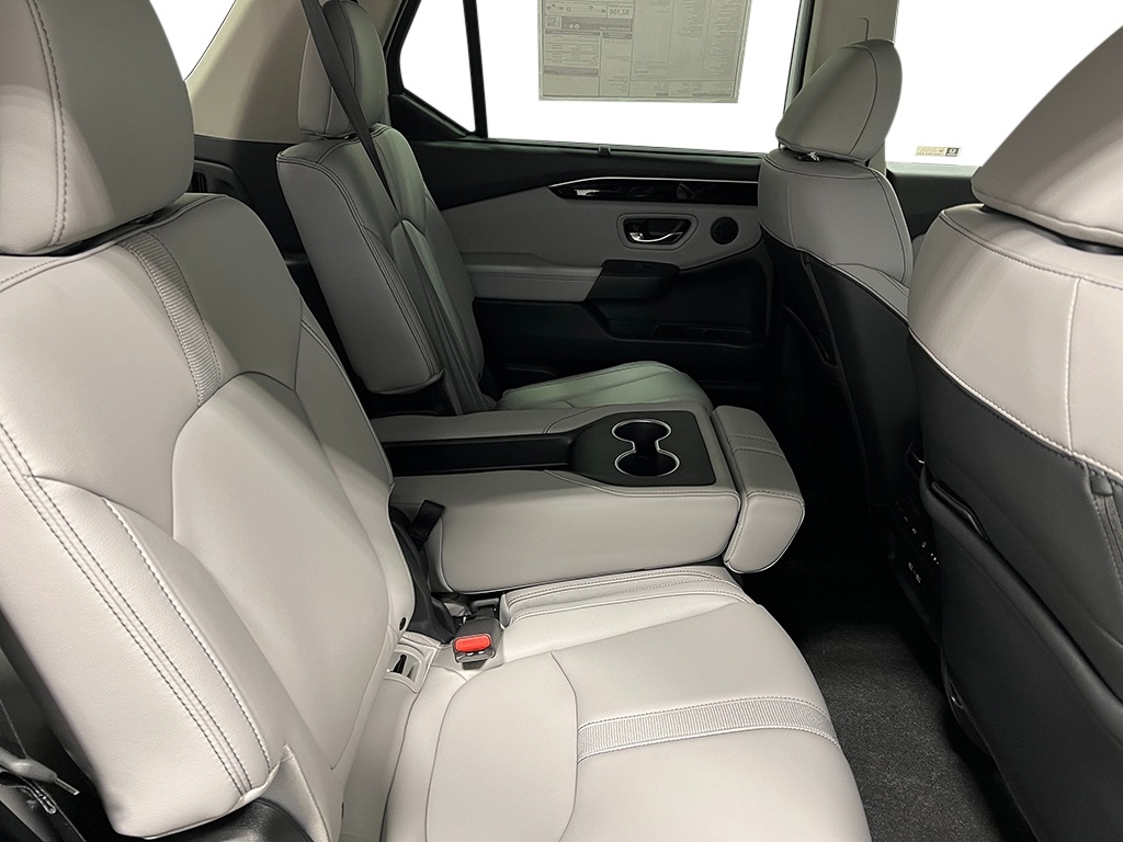 2025 Honda Pilot Touring photo 35