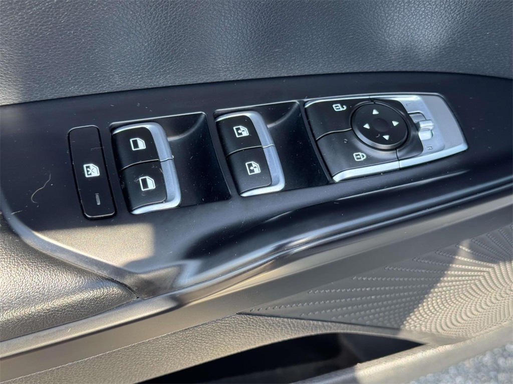 2022 Kia K5 GT-Line photo 27