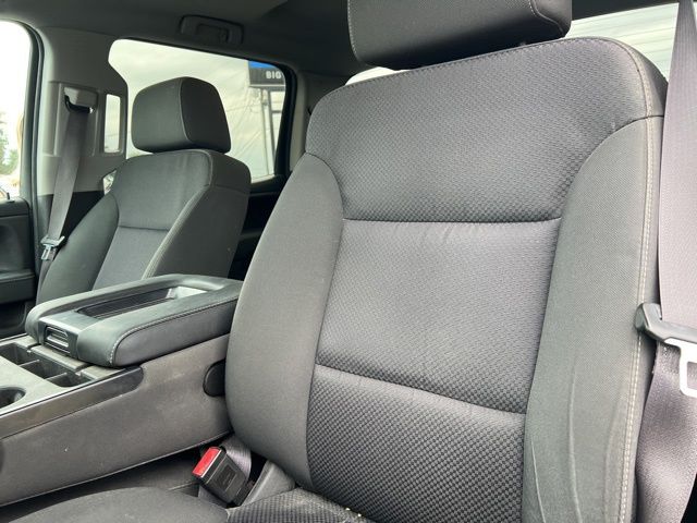 2017 Chevrolet Silverado 1500 LT photo 11