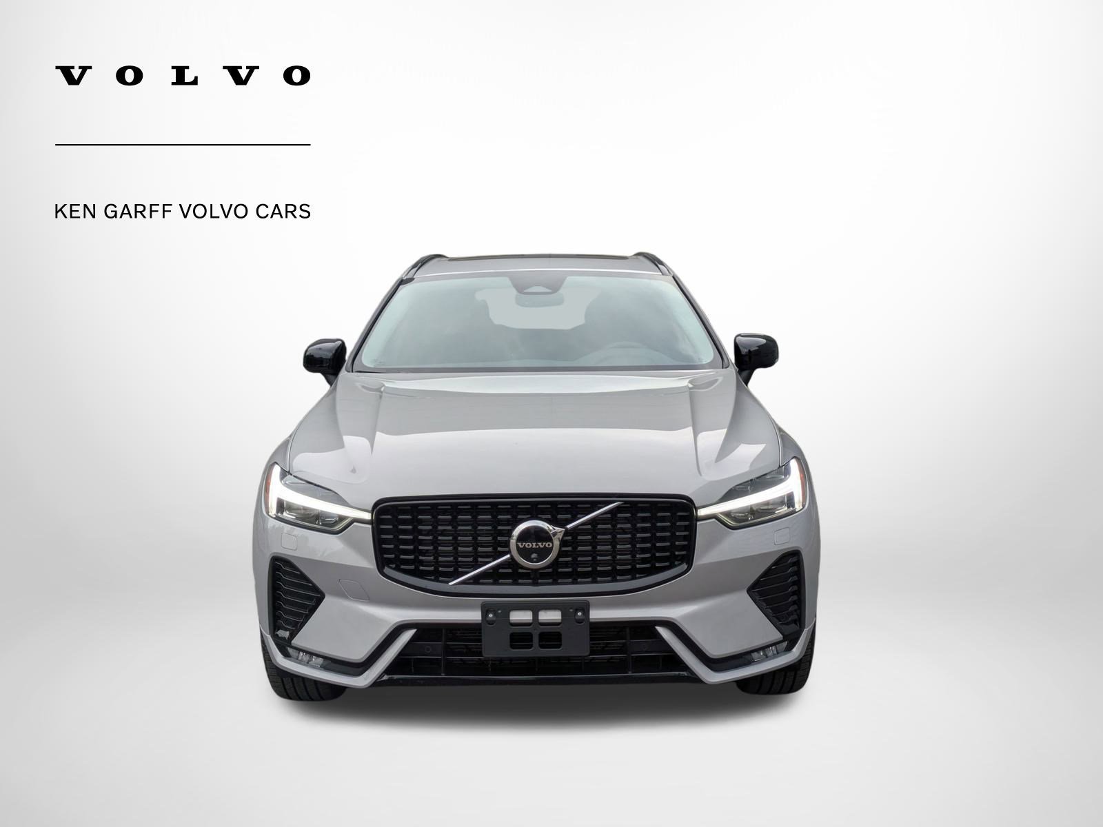 2025 Volvo XC60 Plus photo 8