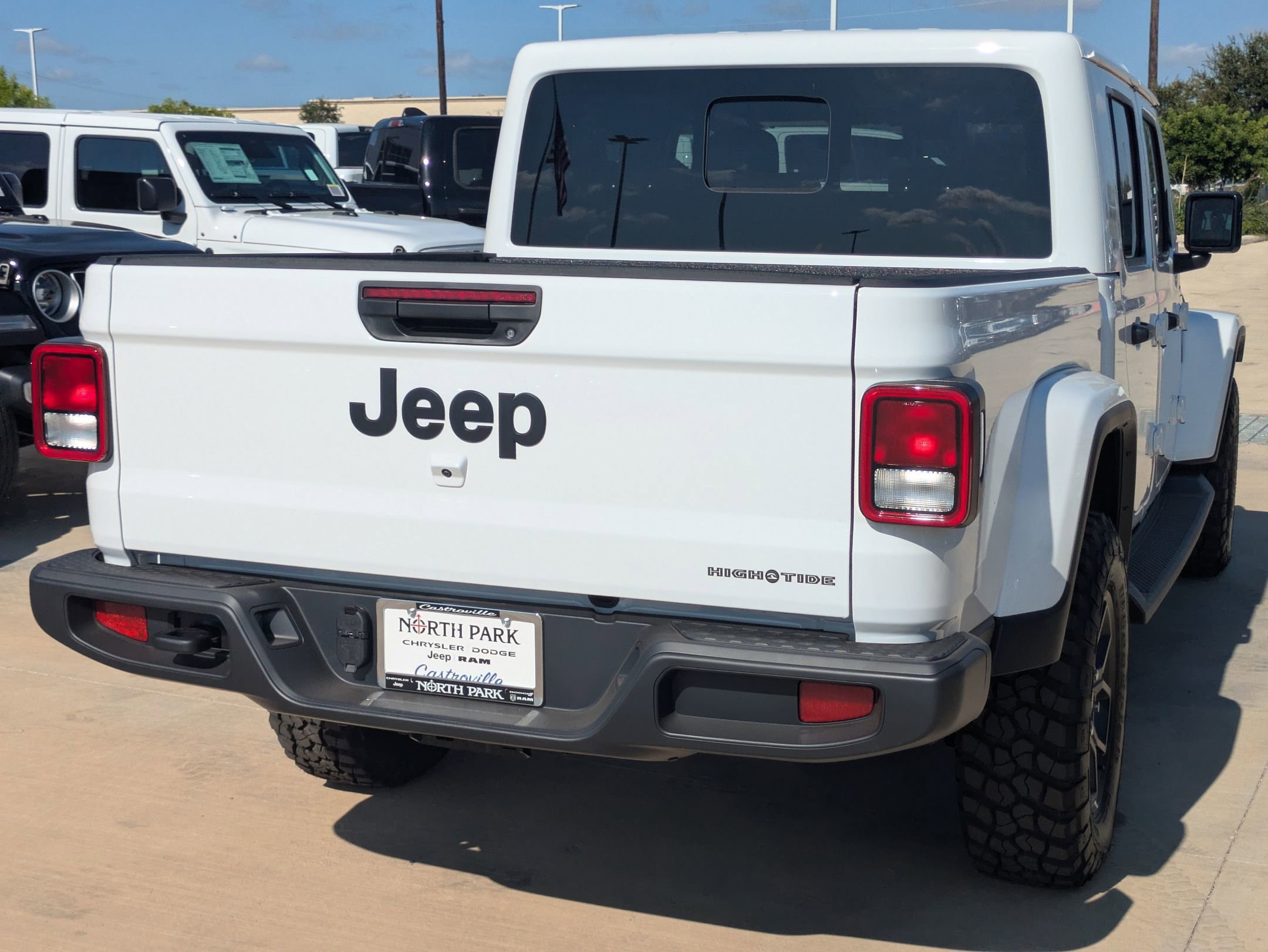 2025 Jeep Gladiator Sport photo 3