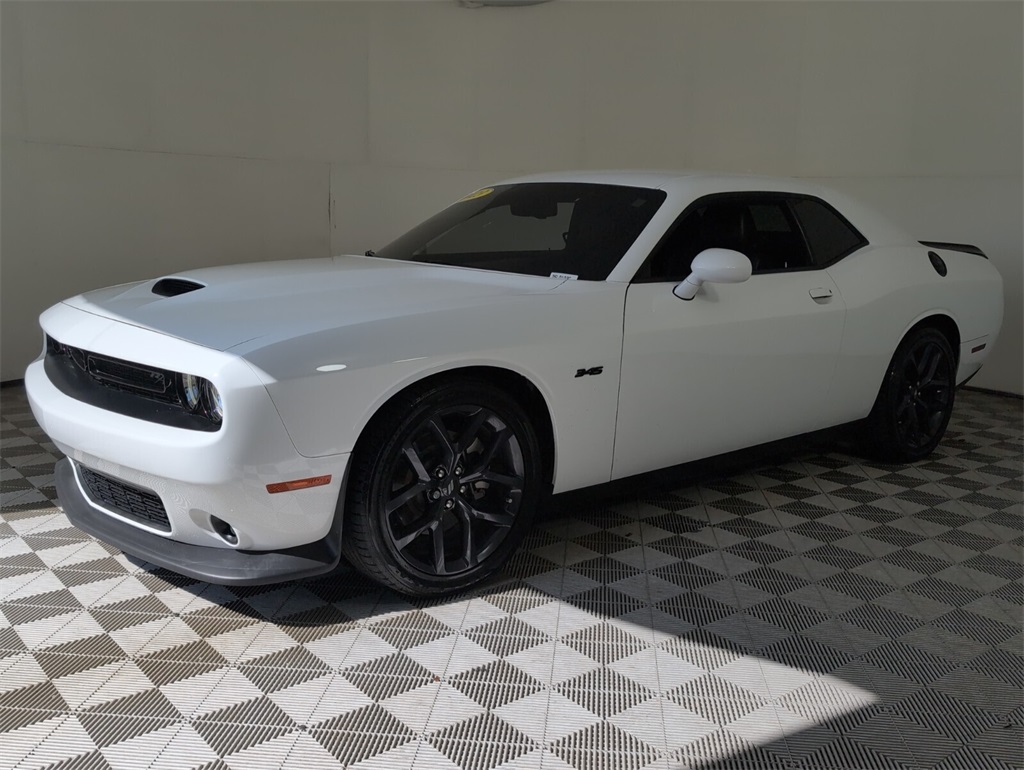 2023 Dodge Challenger R/T photo 3