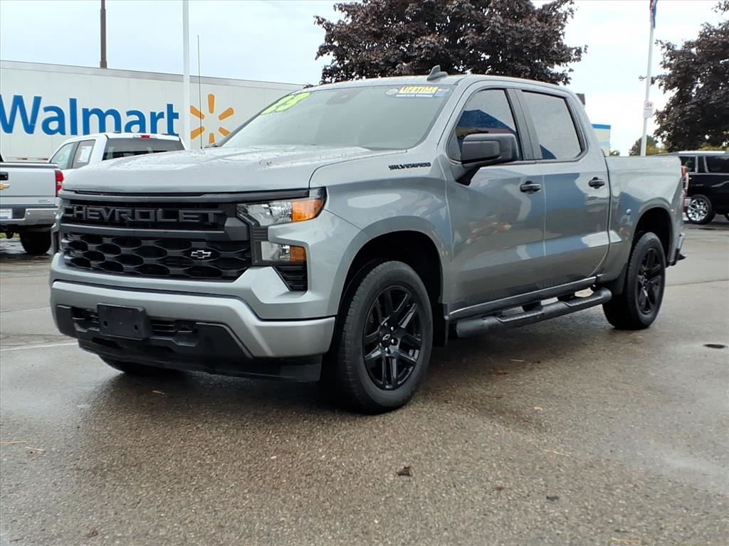 2023 Chevrolet Silverado 1500 Custom photo 3