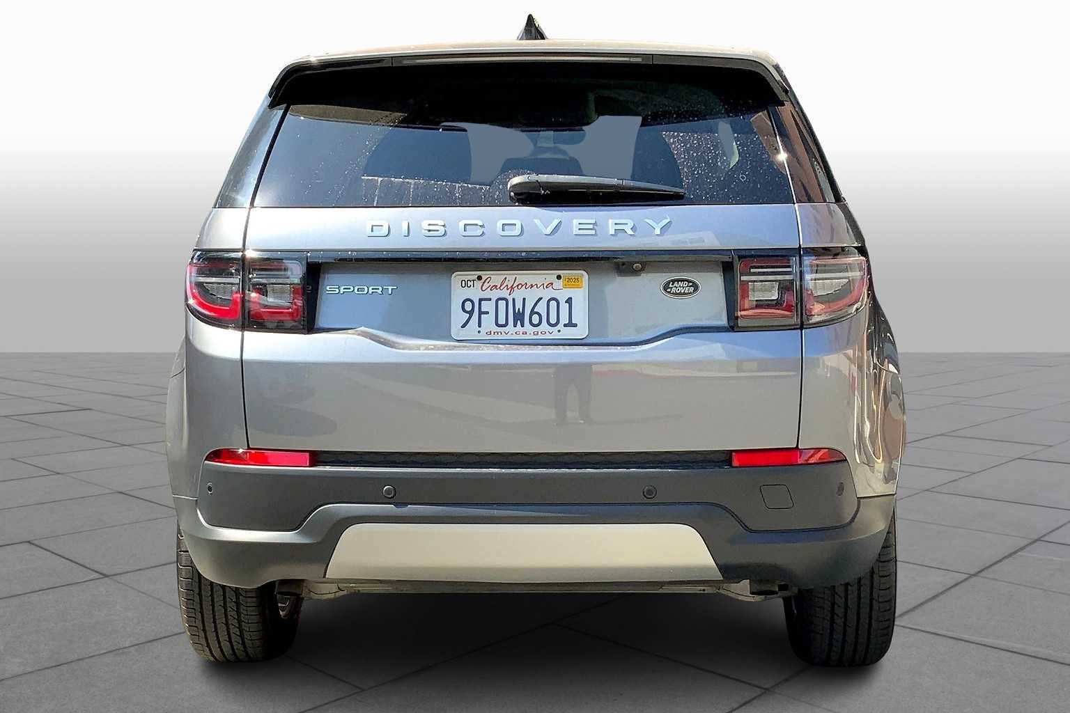 2021 Land Rover Discovery Sport S photo 4