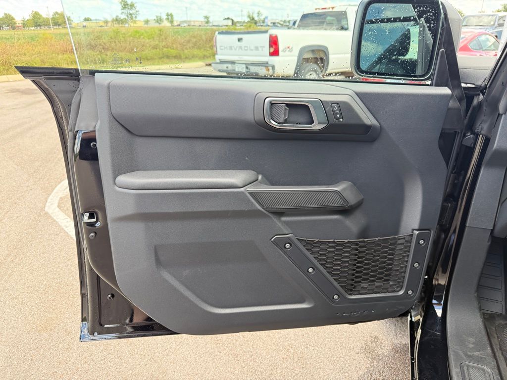 2025 Ford Bronco Big Bend photo 3