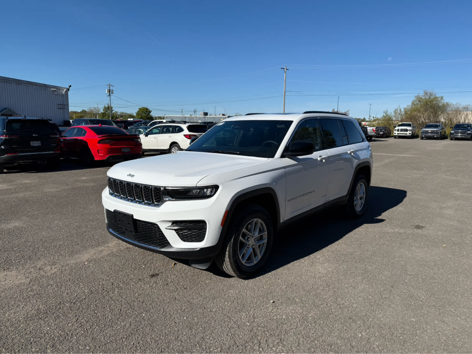 2025 Jeep Grand Cherokee Laredo X photo 3