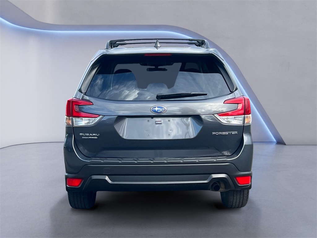 2023 Subaru Forester Premium photo 4