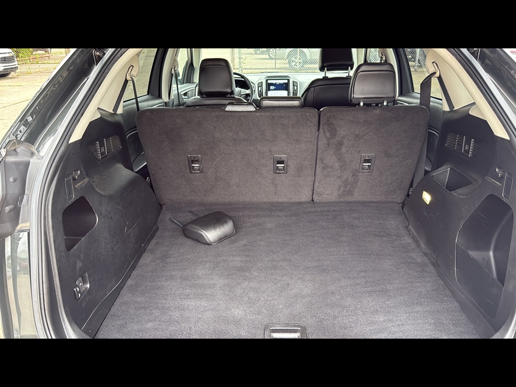 2023 Ford Edge SEL photo 26