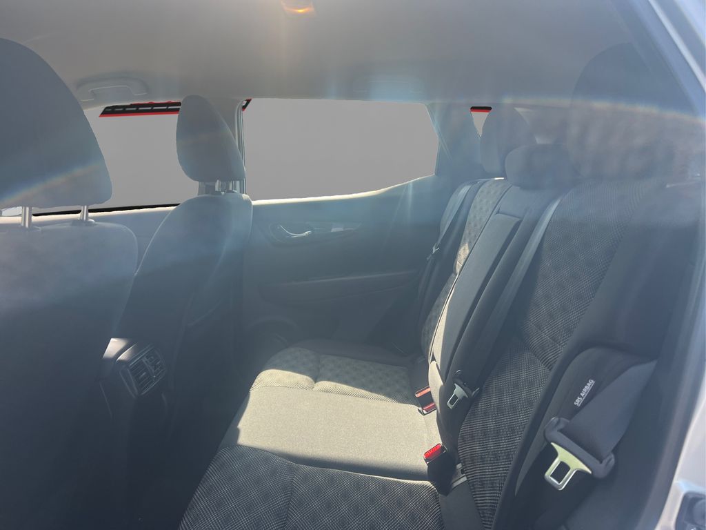 2022 Nissan Rogue Sport SV photo 10
