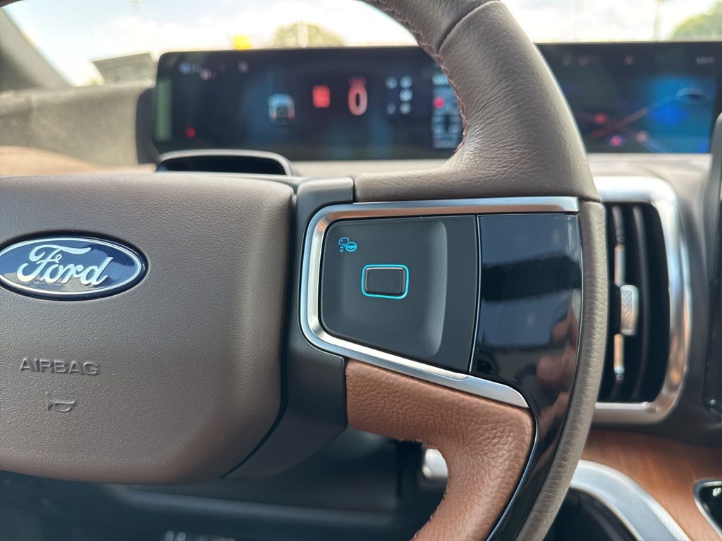 2025 Ford Expedition King Ranch photo 24
