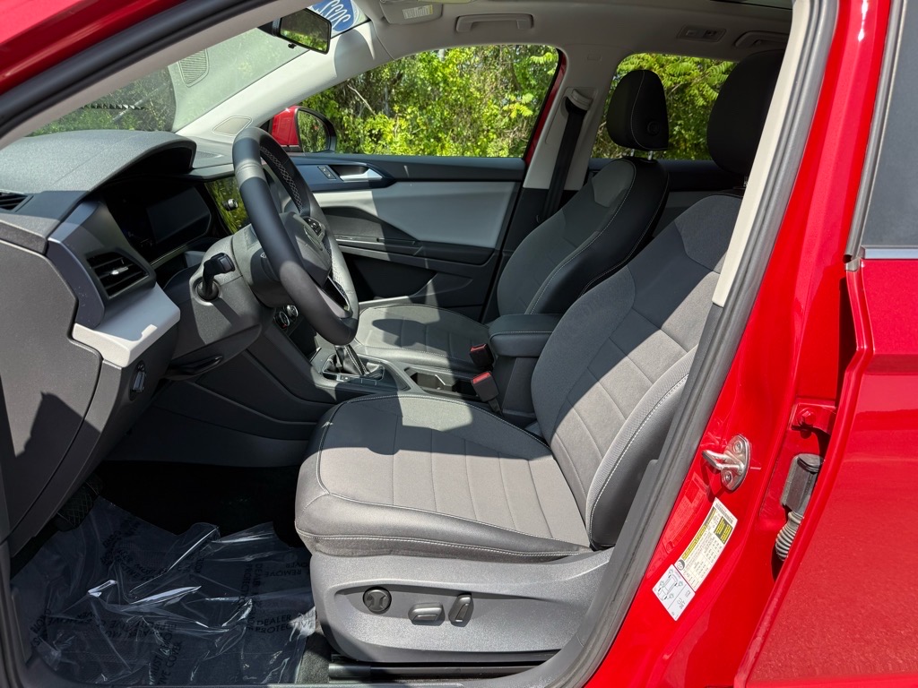 2022 Volkswagen Taos SE photo 16