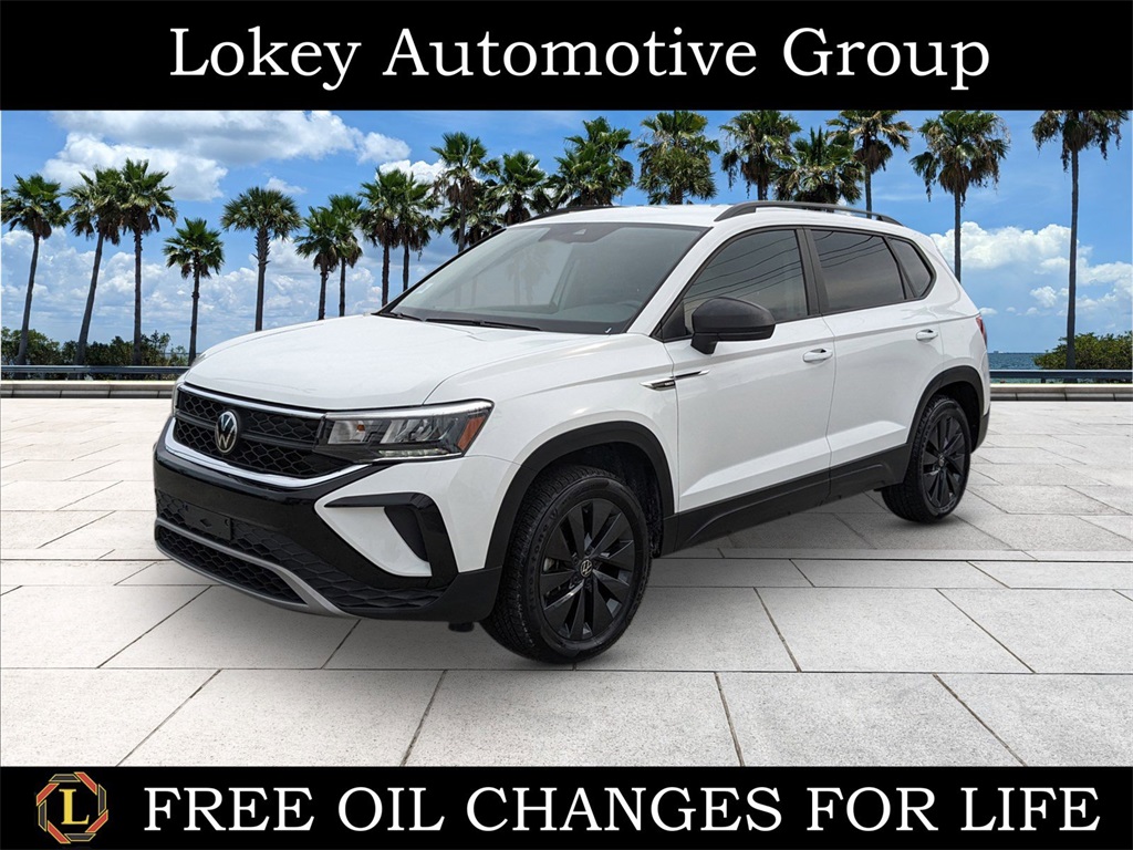 2023 Volkswagen Taos S's photo