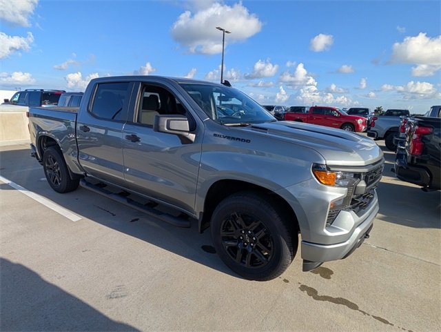 2026 Chevrolet Silverado 1500 Custom photo 2