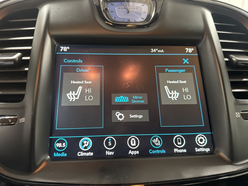 2022 Chrysler 300 S photo 19
