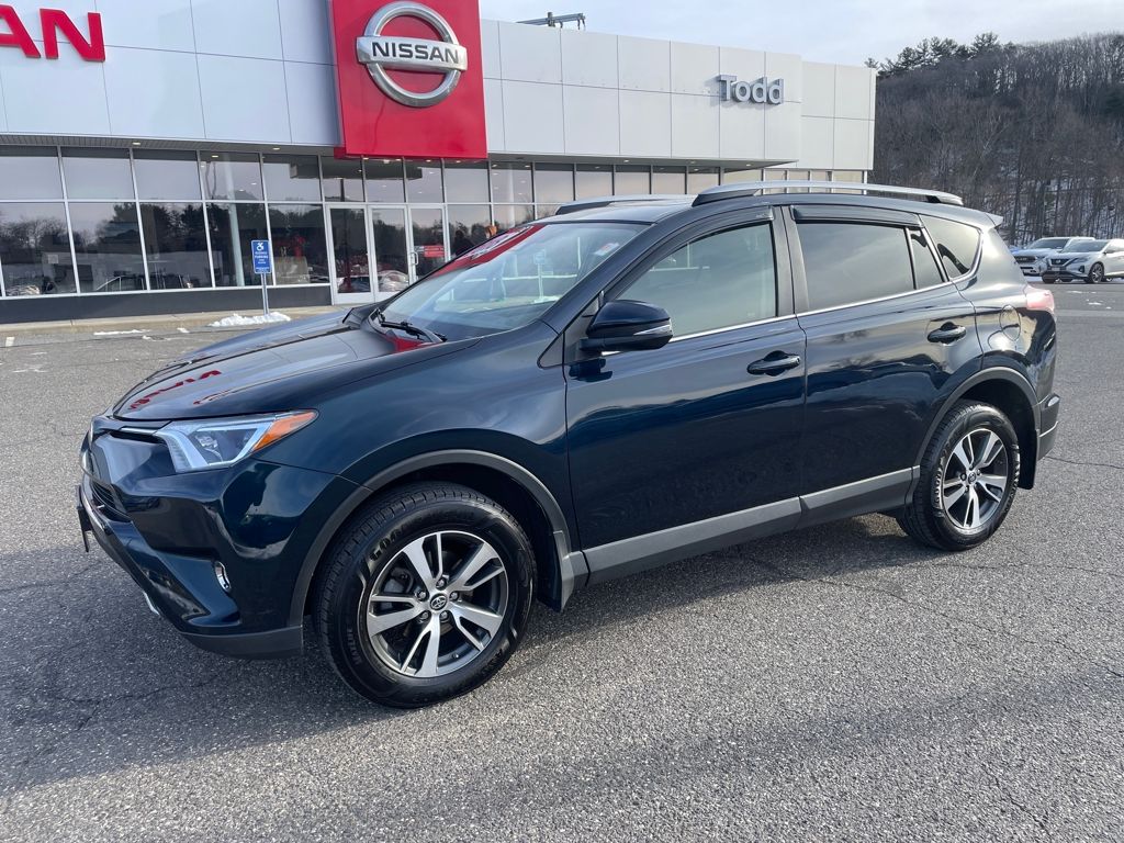 2018 Toyota RAV4 XLE's photo
