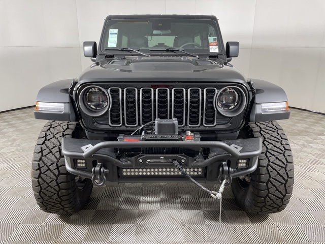 2025 Jeep Wrangler Rubicon photo 3