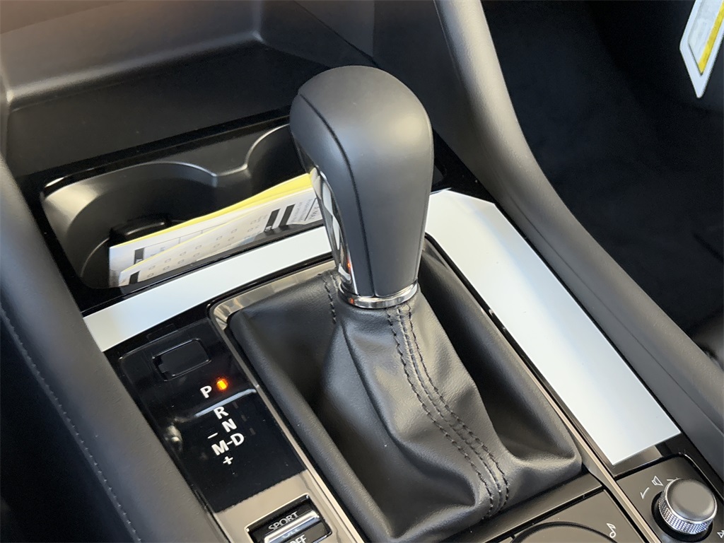 2025 Mazda Mazda3 2.5 s Preferred photo 22