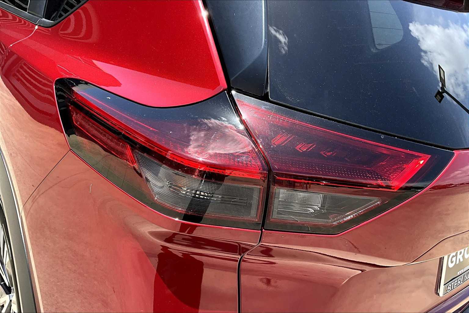 2023 Nissan Rogue SV photo 17