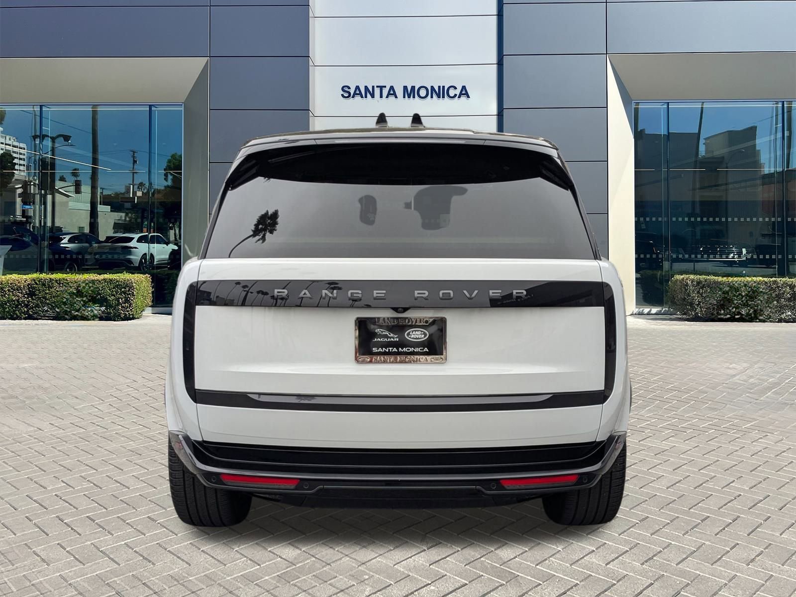 2024 Land Rover Range Rover SE photo 7