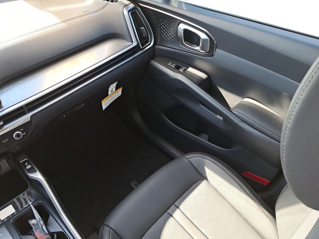 2025 Kia Sorento Hybrid EX photo 16