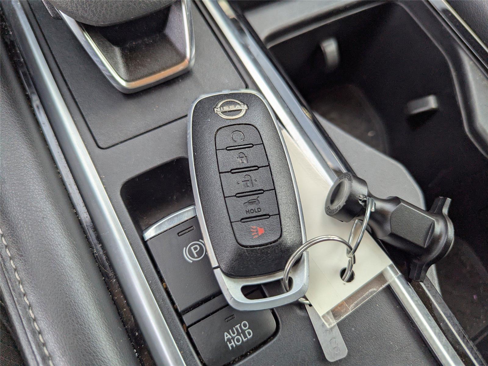 2023 Nissan Pathfinder SL photo 23
