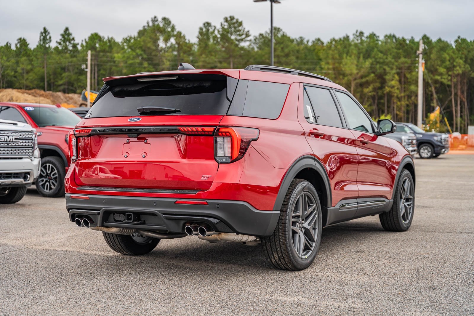 2025 Ford Explorer ST photo 2
