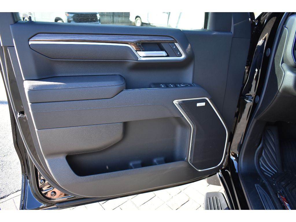 2025 Chevrolet Silverado 1500 RST photo 21
