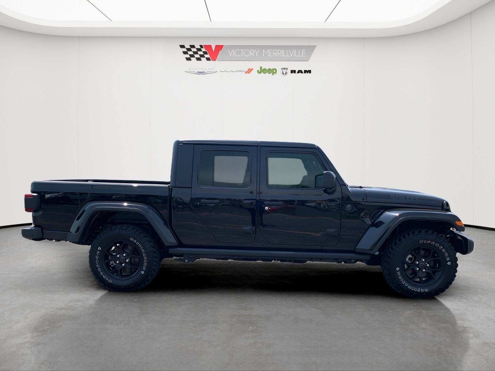 2025 Jeep Gladiator Willys photo 6
