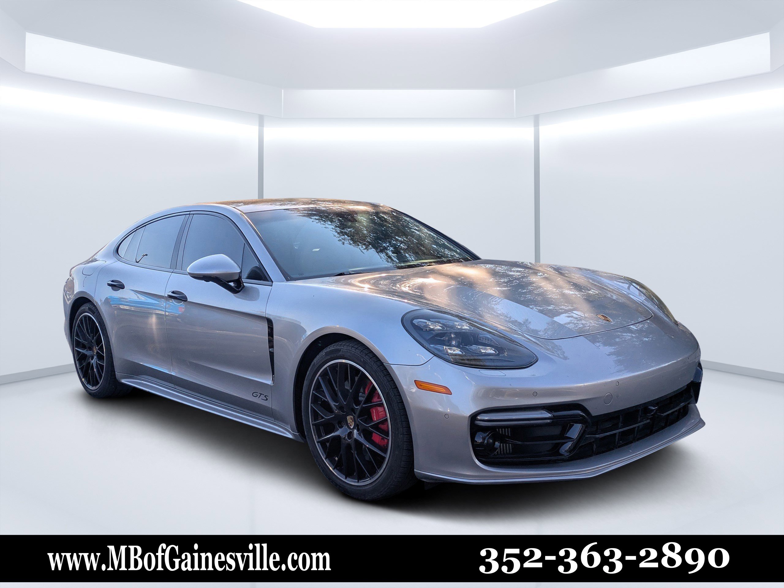 2019 Porsche Panamera GTS's photo