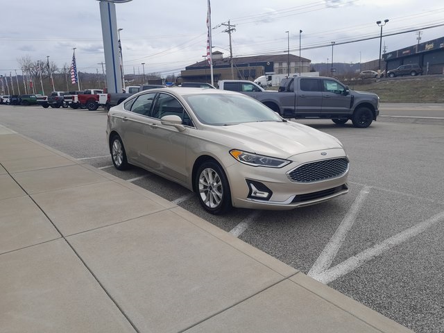 2019 Ford Fusion Energi Titanium photo 2
