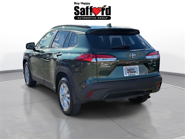 2022 Toyota Corolla Cross LE photo 4