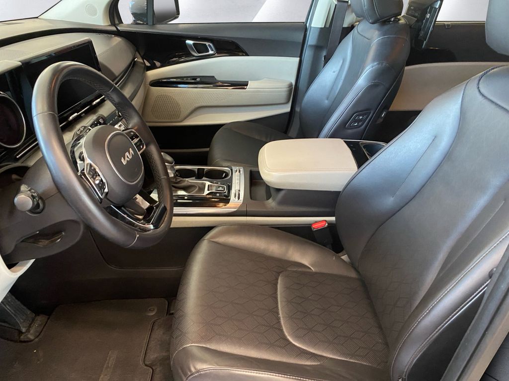 2022 Kia Carnival SX photo 6