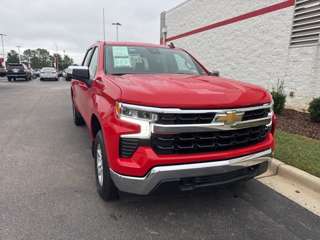 2025 Chevrolet Silverado 1500 LT's photo