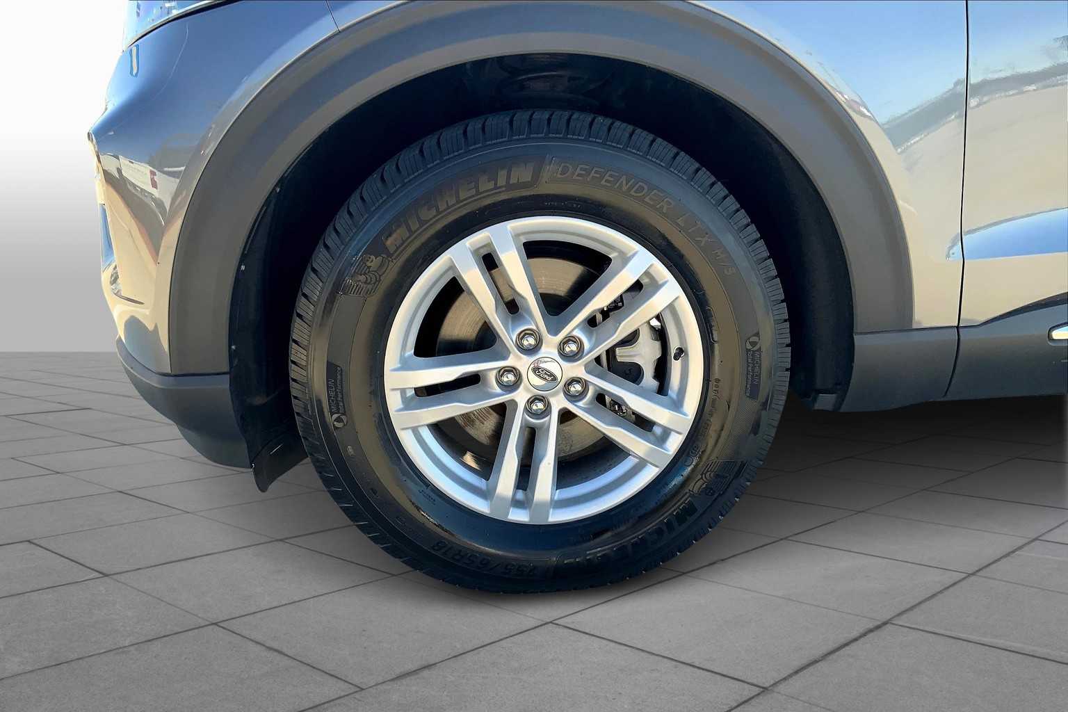 2021 Ford Explorer XLT photo 9
