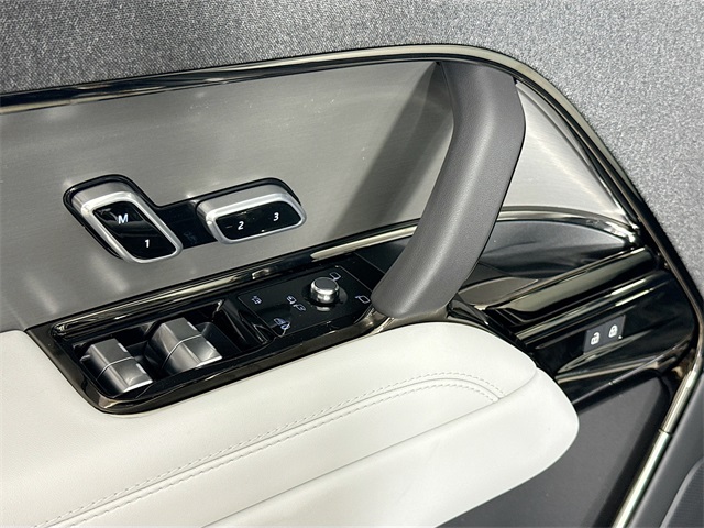 2025 Land Rover Range Rover Sport SE photo 16