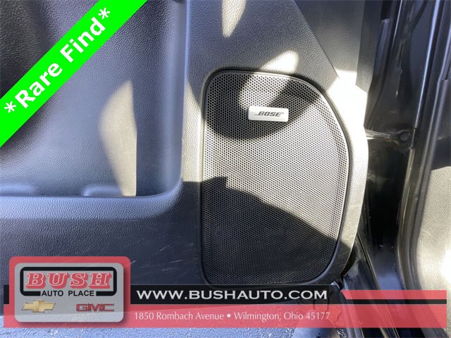 2016 Chevrolet Silverado LT photo 2